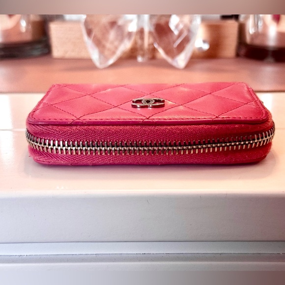 Pink Lambskin Chanel Card Wallet - Picture 3 of 9
